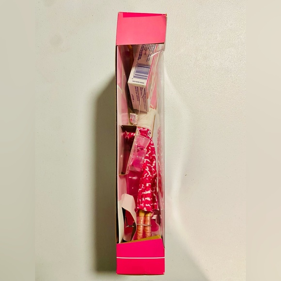 2001 Barbie - Picture 2 of 4